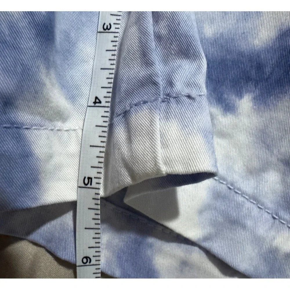 Crown & Ivy Shelby Shorts Womens 8 Blue Tie Dye Chino Stretch Preppy